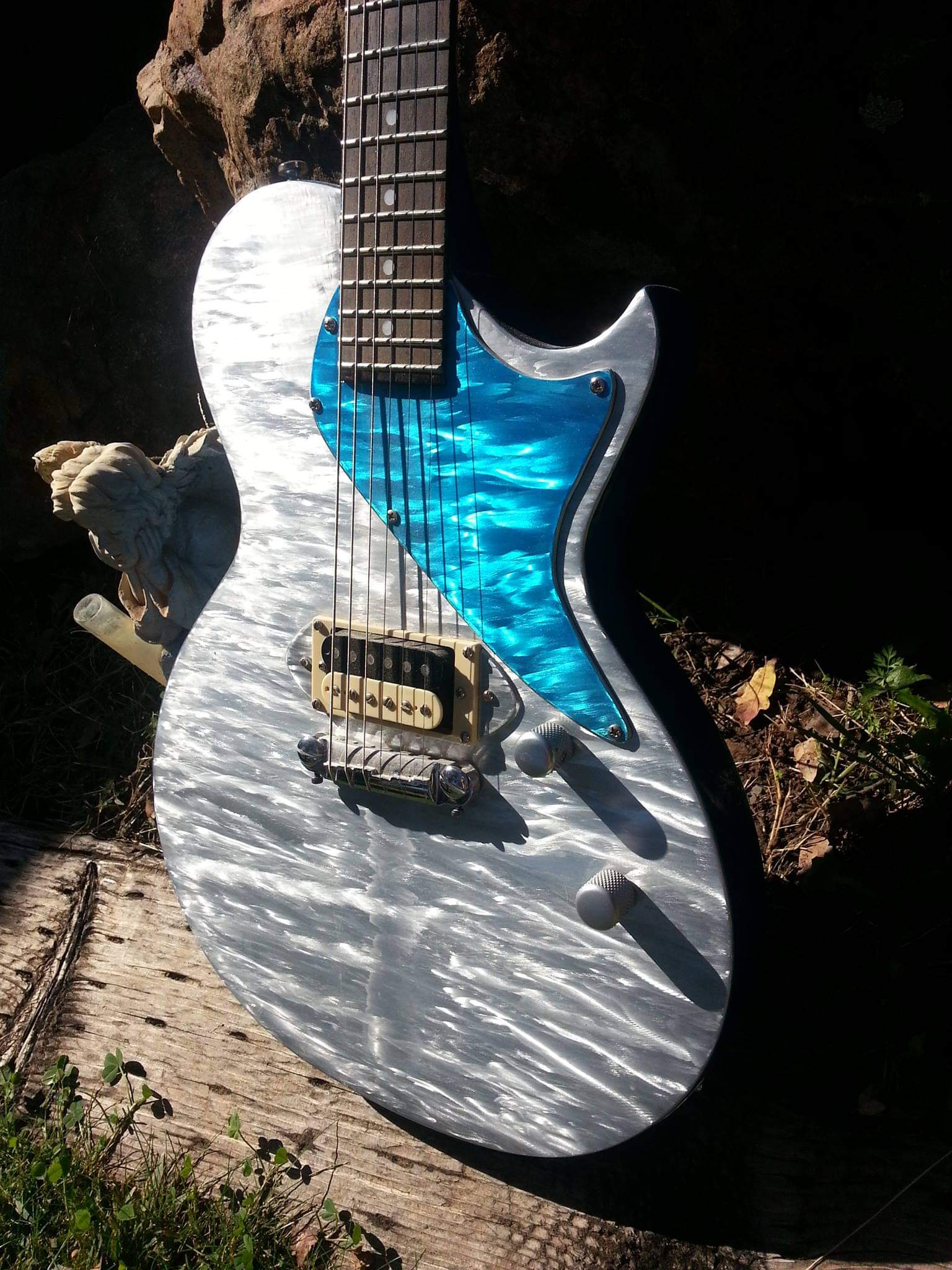Alluvium Custom Guitar